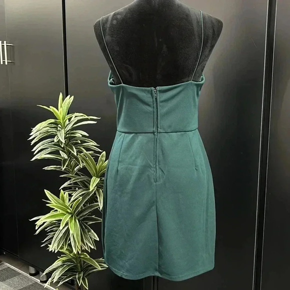 Altar’d State Asymmetrical neckline,stretch cord straps,zipper back,slit - Picture 4 of 10